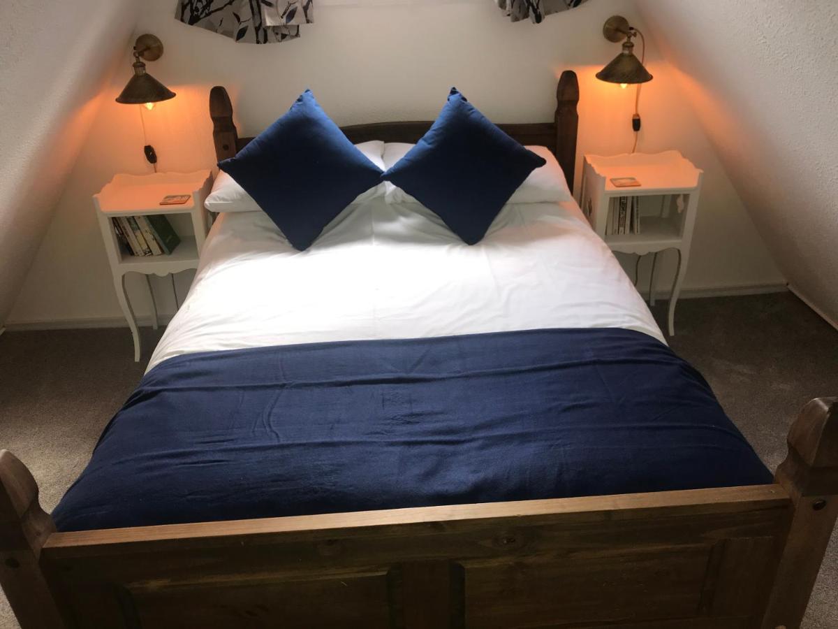Foxes Sea Side Retreat Deluxe Chalet Is A Lovely Holiday Home Tucked Away On The Kent Coast Kingsdown  Exterior photo