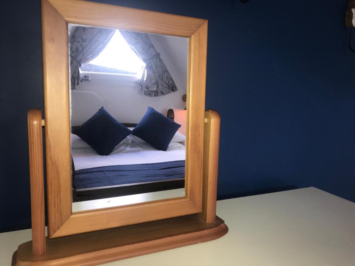Foxes Sea Side Retreat Deluxe Chalet Is A Lovely Holiday Home Tucked Away On The Kent Coast Kingsdown  Exterior photo